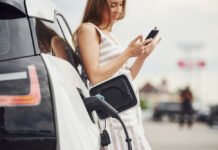 Elektromobilita Slovenska sa zvyšuje. Ako neplatiť pokuty za nabíjanie? Nabíjacia stanica