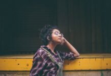 Ako kombinovať flanelové košele pre rôzne príležitosti